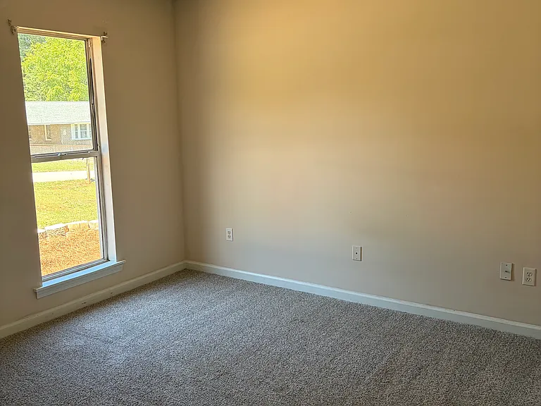1302 Phyllis Dr #B — Photo 6
