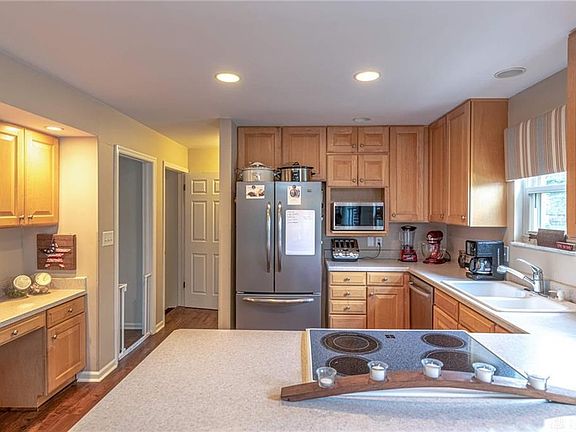 4th image of 439 Cedarleaf Dr