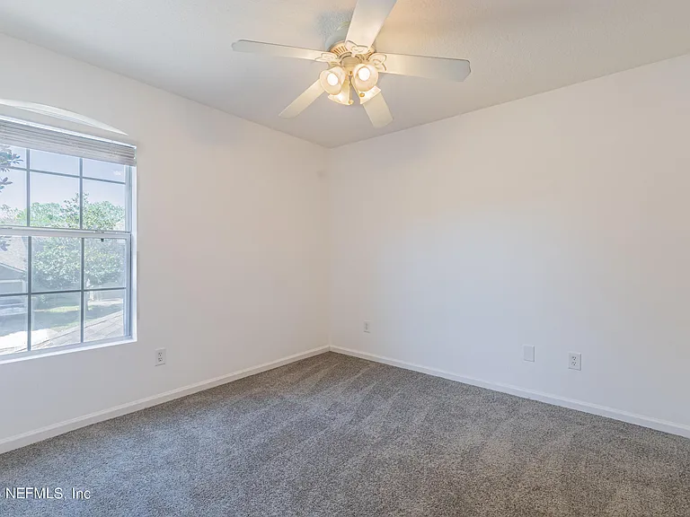 1630 Vineland Cir #B — Photo 21