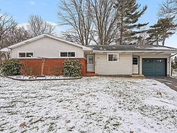 4th image of 529 Hill Rd