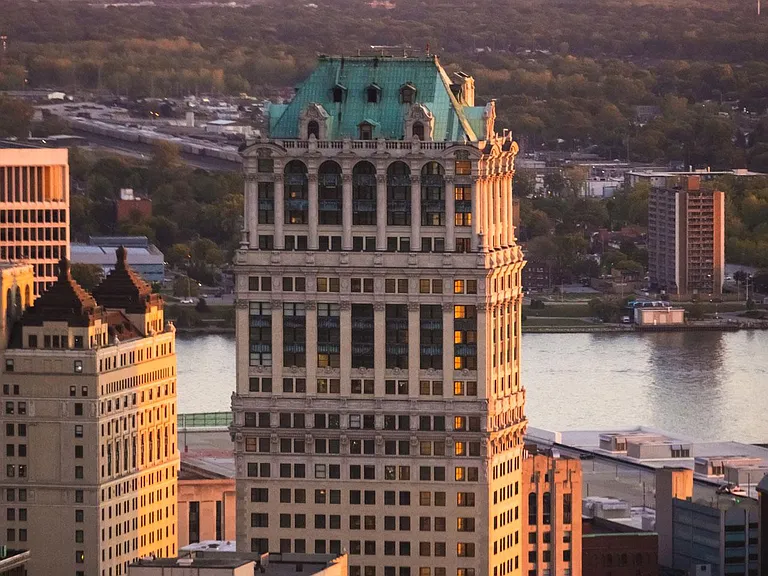 Book Tower — Photo 22