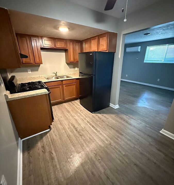 1st image of 2066 Fairmont Ct #3