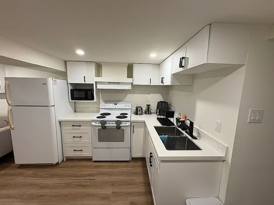 1st image of 174 East Ave N