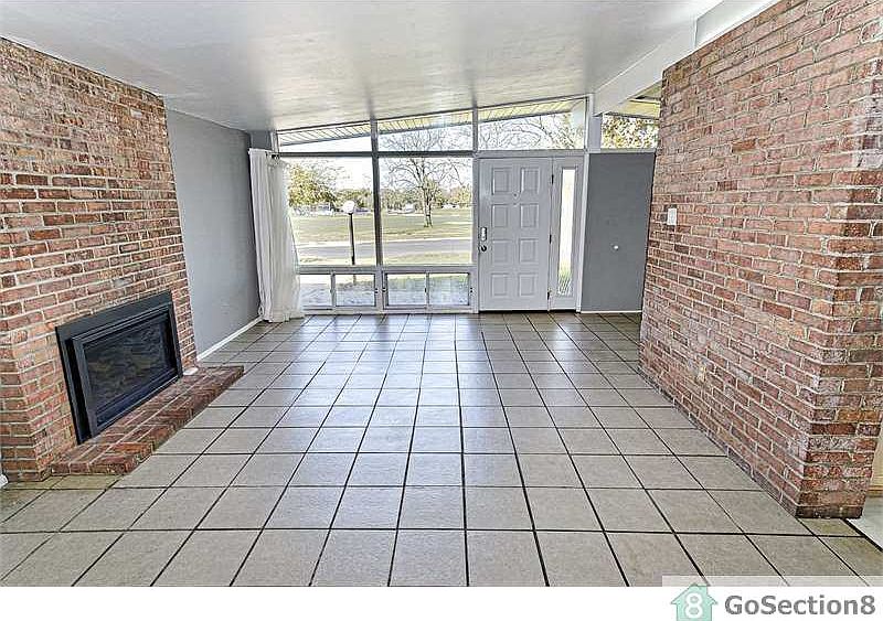 1st image of 2680 Saint Catherine St