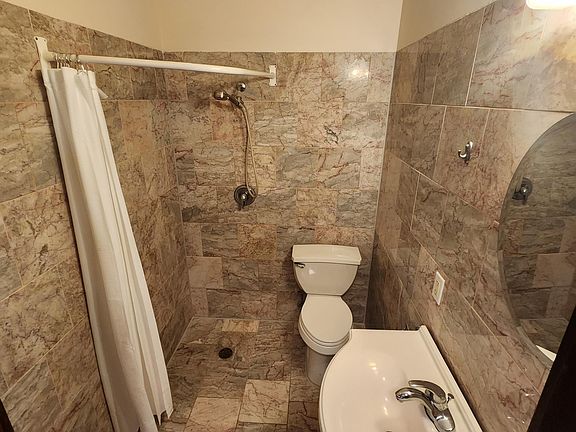 3rd image of 3101 Pleasant Ave Unit 1