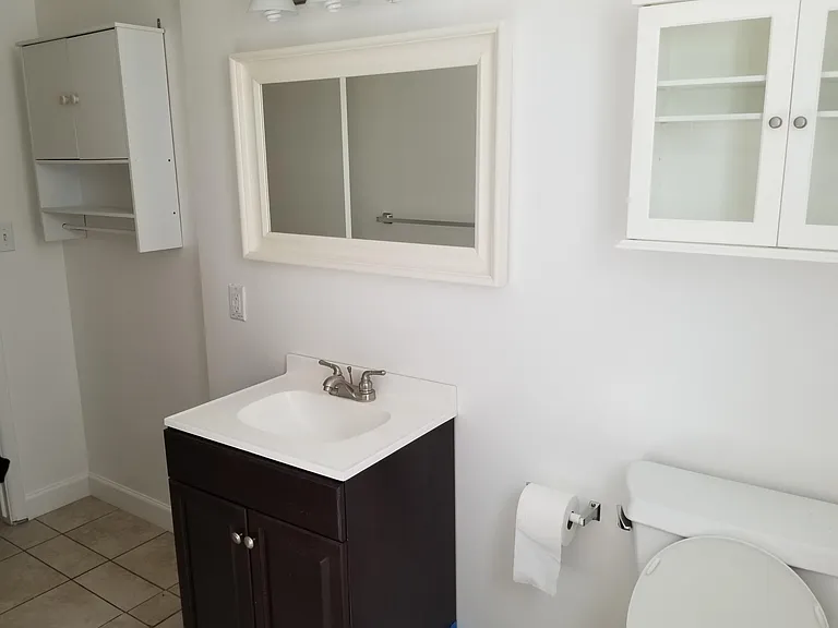 150 E Wentworth Ave — Photo 8