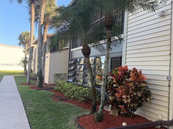 15500 Lakes Of Delray Blvd APT 207, Delray Beach, FL 33484