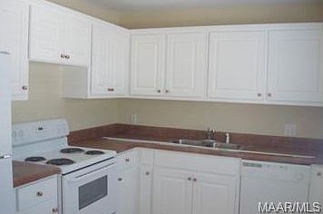 5th image of 122 McKenzie St