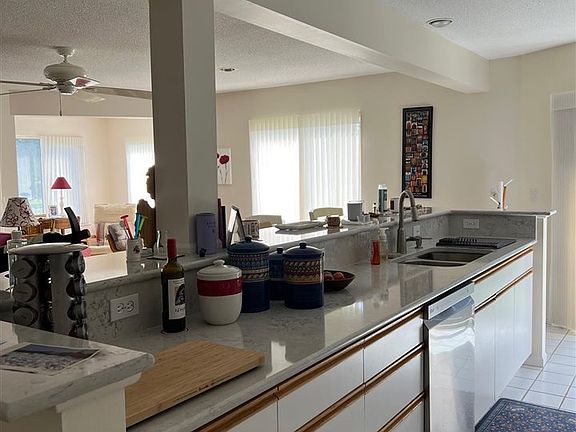 5th image of 217 Belvedere Terrace Dr