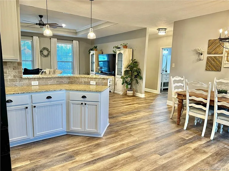 1525 Clark Ct — Photo 10