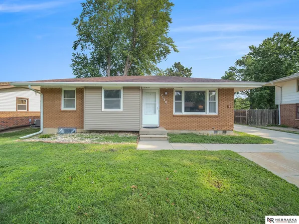 7130 Garland St, Lincoln, NE 68505