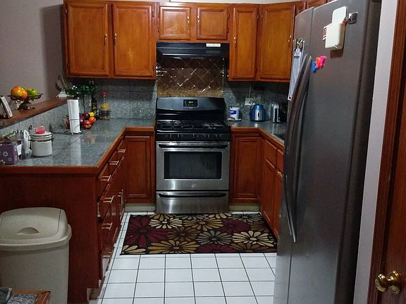 3rd image of 165 W Robinhood Way