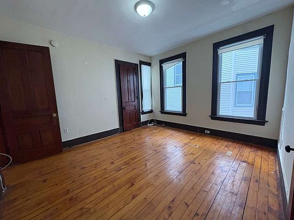 2nd image of 331 Edgewood Ave #11