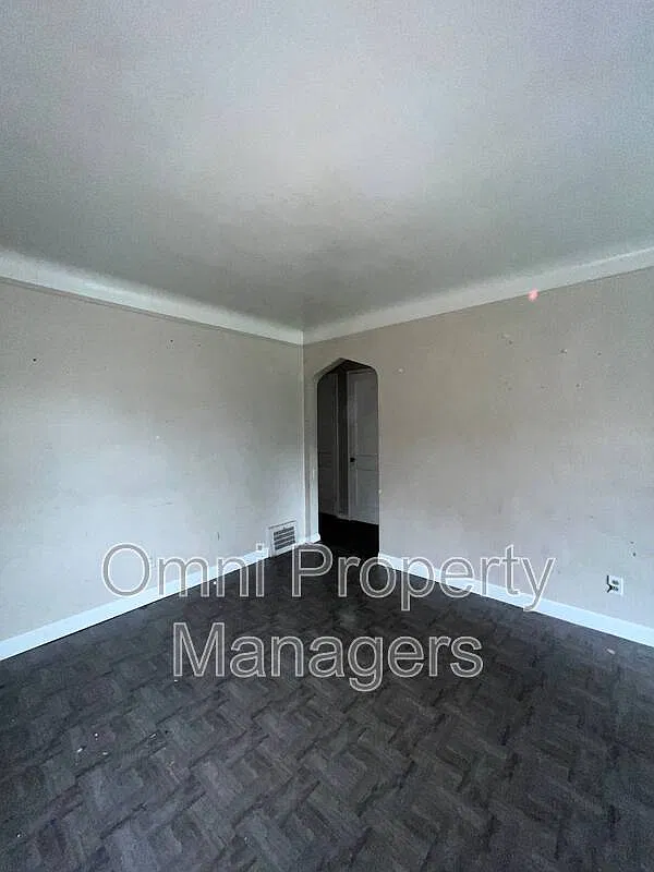 2 bed, 1.0 bath, 800 sqft, $1,200 — Photo 3