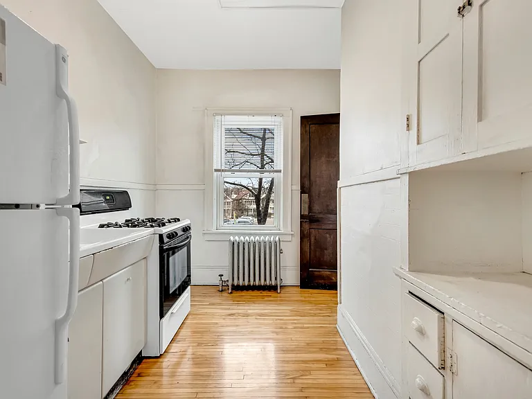 2107 Hennepin Ave #4 — Photo 7
