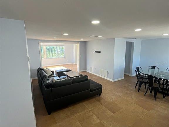 5th image of 3631 Grayton Dr