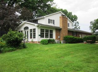 647 W 4th St, Buchanan, MI 49107