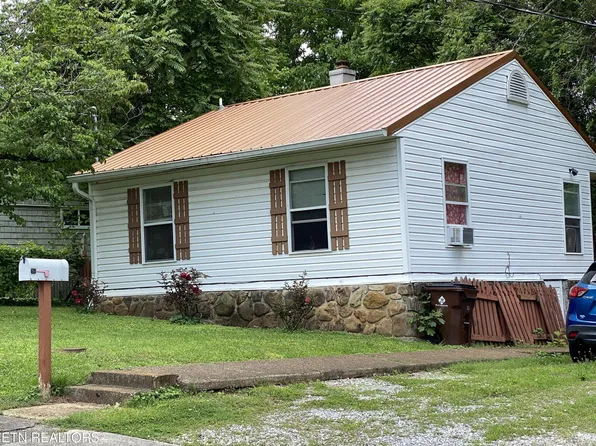 111 S Walker Ln, Oak Ridge, TN 37830