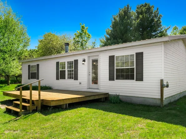 1741 N Haze Rd, Beulah, MI 49617