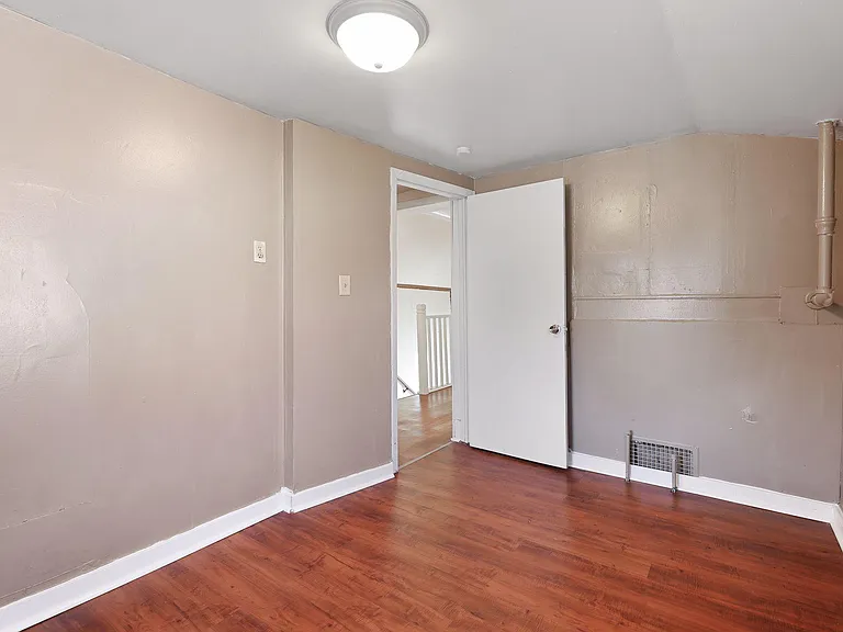 854 24th Ave SE — Photo 5