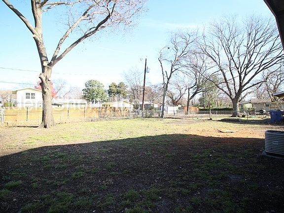 2nd image of 1621 Nash St