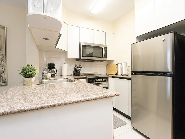 1189 Howe St #1501 — Photo 18