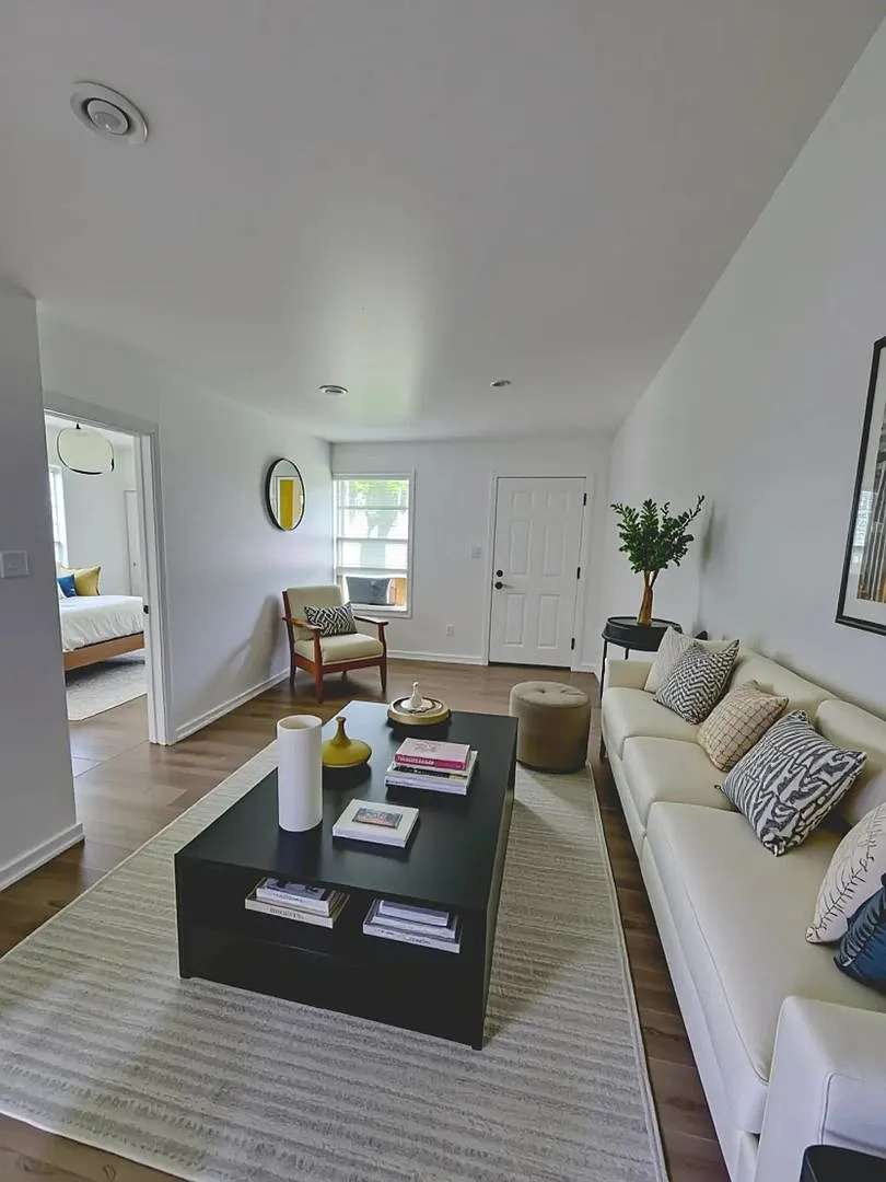 For Rent: Charming 2 Bed / 1 Bath Duplex with Backyard — Photo 1