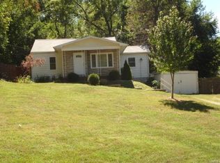 8908 Hillside Ave, Fairview Heights, IL 62208