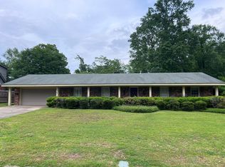 202 Southampton Rd, Hattiesburg, MS 39401