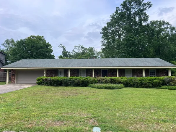 202 Southampton Rd, Hattiesburg, MS 39401