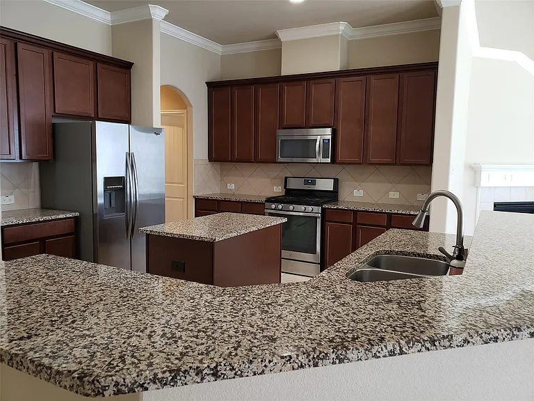 9515 Bosque Hills Ct — Photo 6