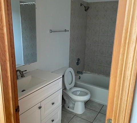 5th image of 2434 W Flournoy St APT 2