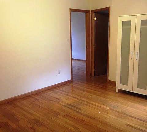 3rd image of 108 Mulberry St APT 27
