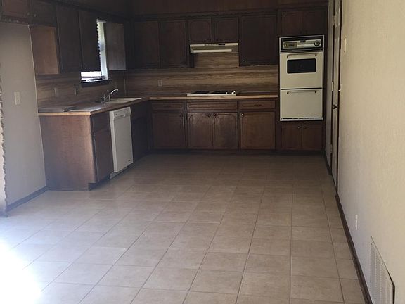 4th image of 610 E 134th Pl S