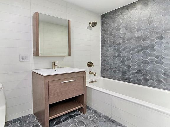 5th image of 410 E 88th St #2G