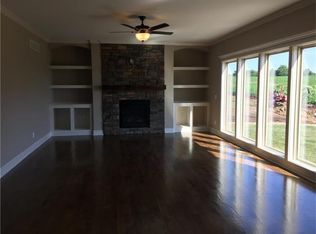 2113 Jennifer Ct, Kearney, MO 64060