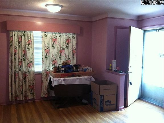 4th image of 4061 West Blvd
