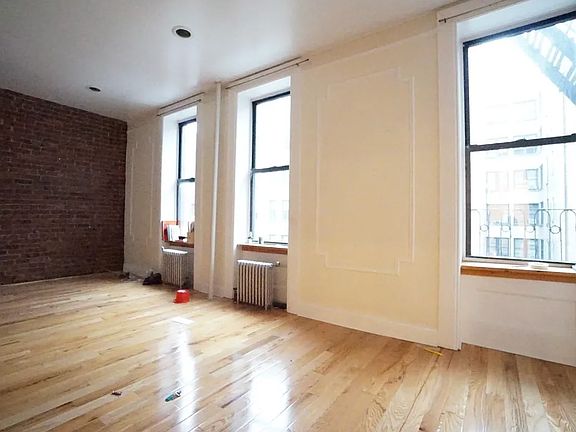 3rd image of 608 W 140th St APT 35