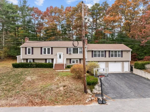 34 Surrey Dr, Plymouth, MA 02360