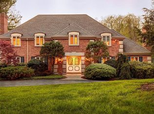 610 Twin Pine Rd, Pittsburgh, PA 15215