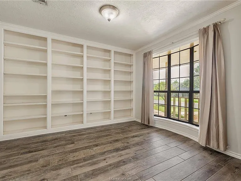 1806 Rosebud Ct — Photo 16