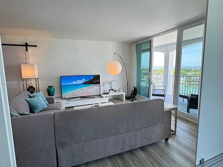 5401 Collins Ave #920 — Photo 14