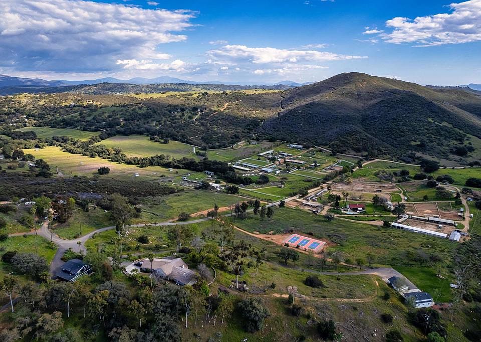 1st image of 26086-89 Bear Valley Heights Rd
