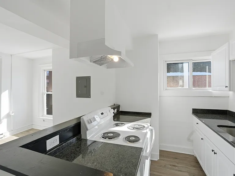 157 W Washington St — Photo 1