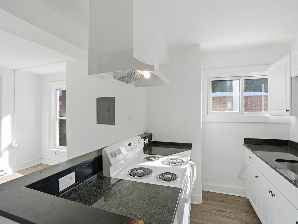 1st image of 157 W Washington St #200