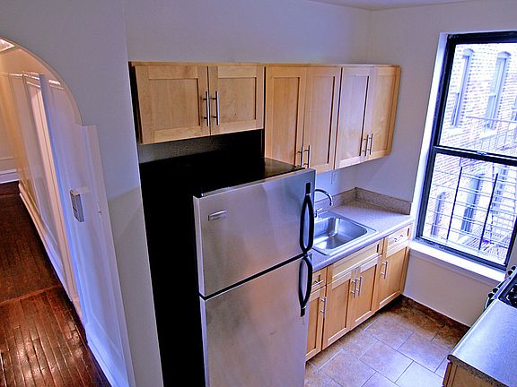 4th image of 200 Bradhurst Ave APT 40