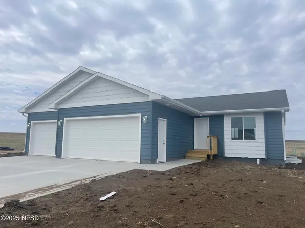 11 27th St SW, Watertown, SD 57201