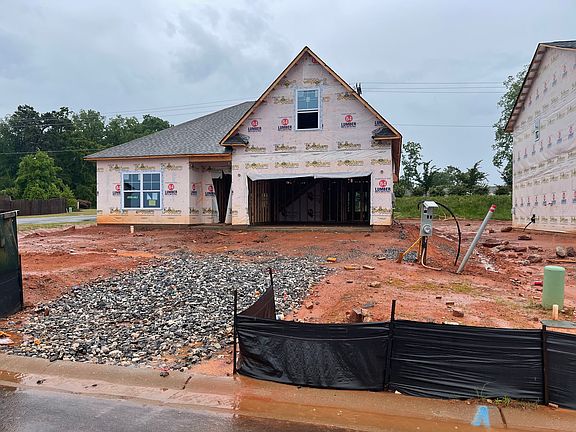3rd image of 606 Grantleigh Dr