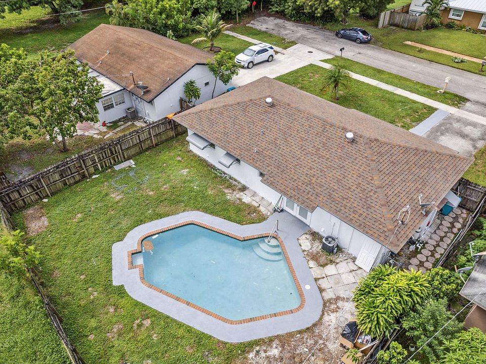 1st image of 502 NW 8th Ct #502