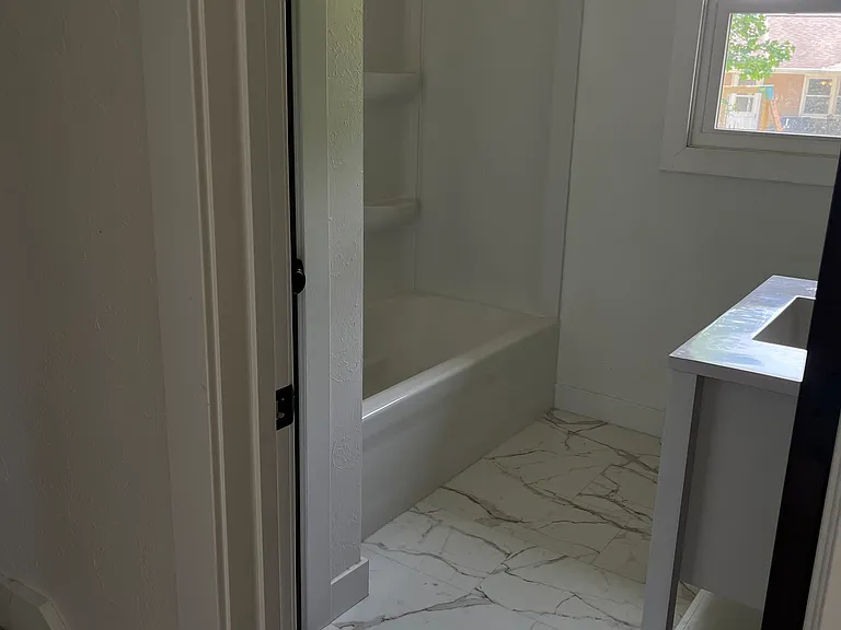 800 Glenhaven Ln — Photo 3